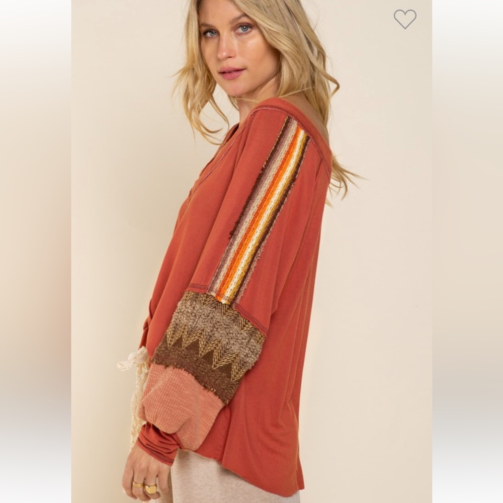 BP10🧡🤎POL playtime in a rust v-neck top w/gorg brown+gold crochet detail! - Picture 3 of 11